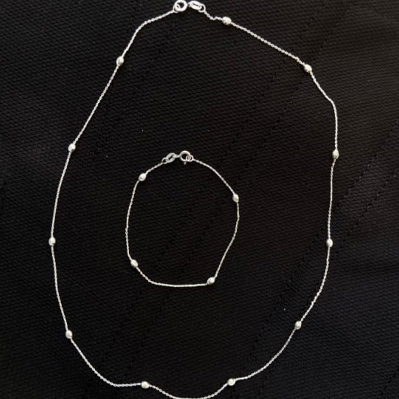 Conjunto feminino de prat..
