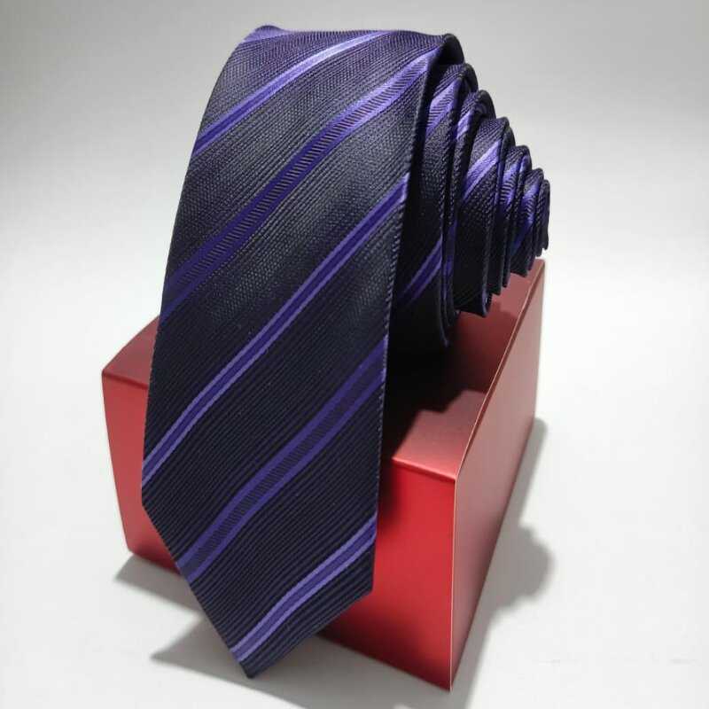 Gravata roxo e preto